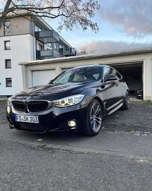 Gebraucht BMW 330 M Sport 258 PS (189 kW) 2015 Limousine