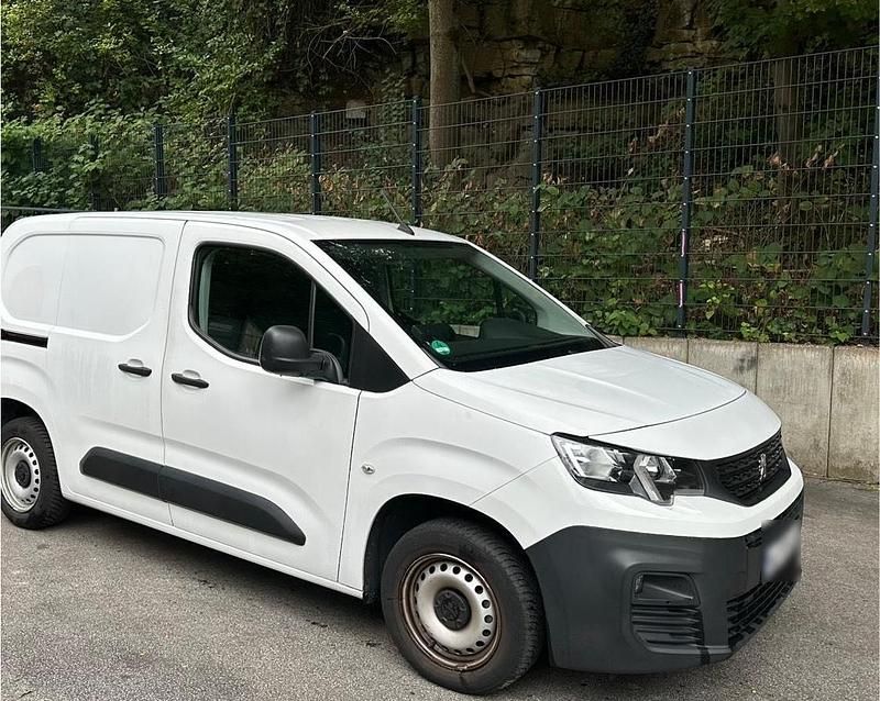 Gebraucht Peugeot Partner 102 PS (75 kW) 2019 Weiß Van / Kleinbus