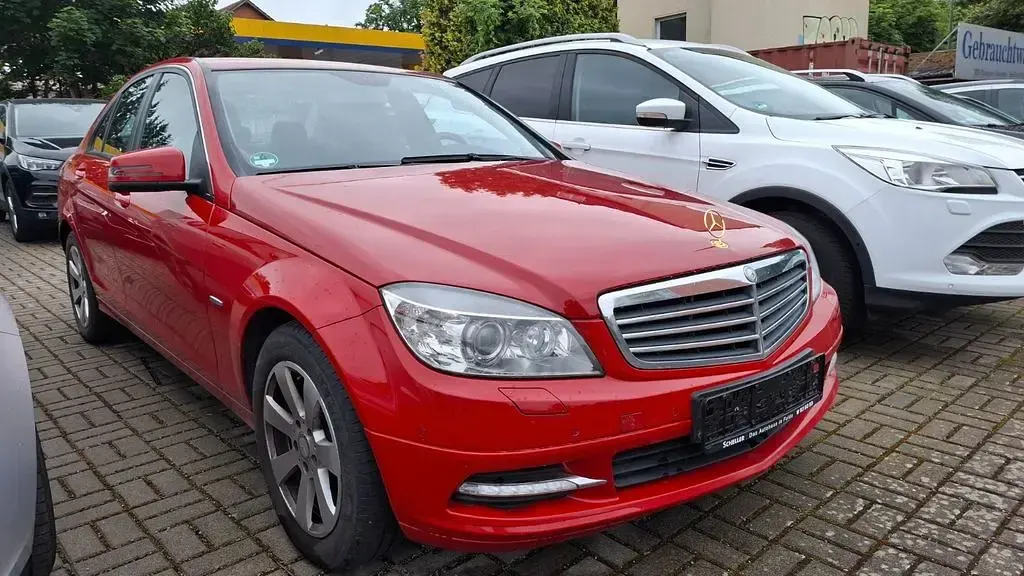 Gebraucht Mercedes C250 204 PS (150 kW) 2010 Rot Limousine