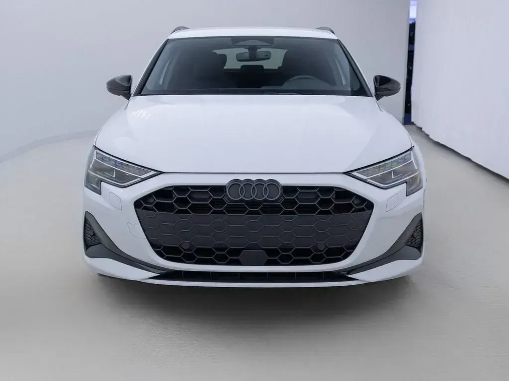 Gebraucht Audi A3 Advanced 150 PS (110 kW) 2025 Gletscherweiß metallic Limousine