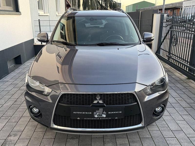 Gebraucht Mitsubishi Outlander Invite 147 PS (108 kW) 2011 Grau SUV