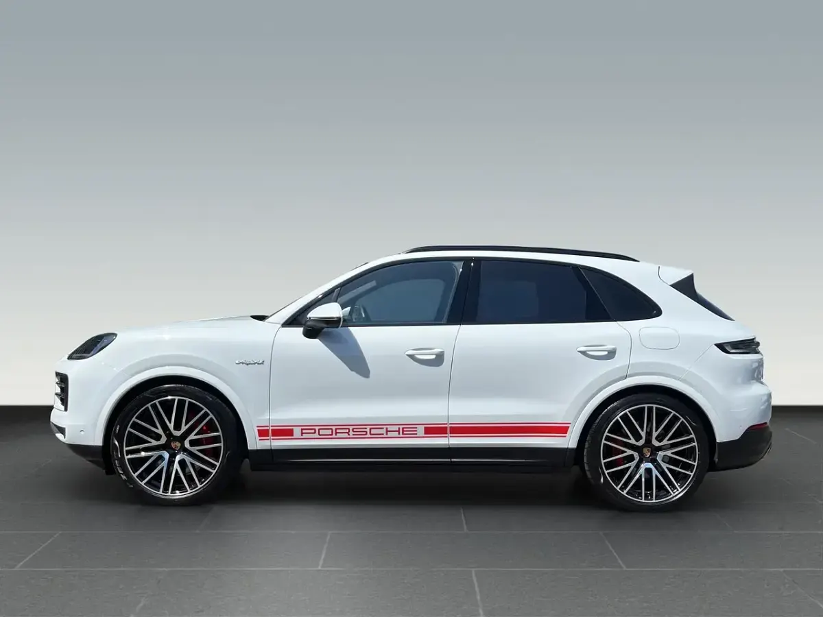 Gebraucht Porsche Cayenne 520 PS (382 kW) 2024 Carraraweißmetallic (metallic) SUV