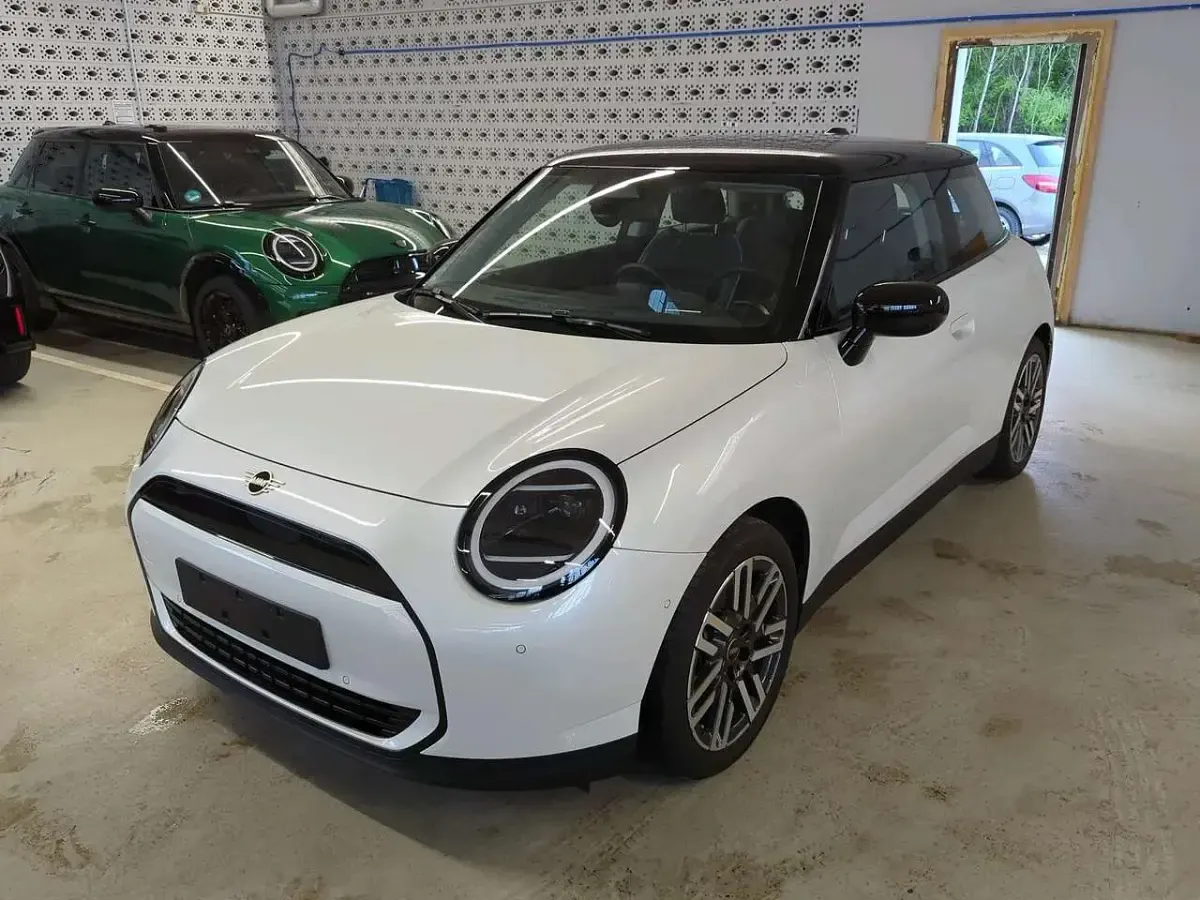 Gebraucht Mini Cooper Classic 135 kW (184 PS) 2025 Weiß Kleinwagen