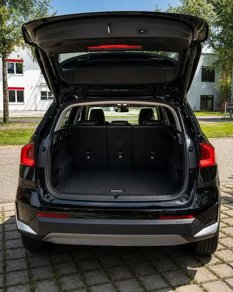 Gebraucht BMW iX1 230 kW (313 PS) 2023 Schwarz SUV