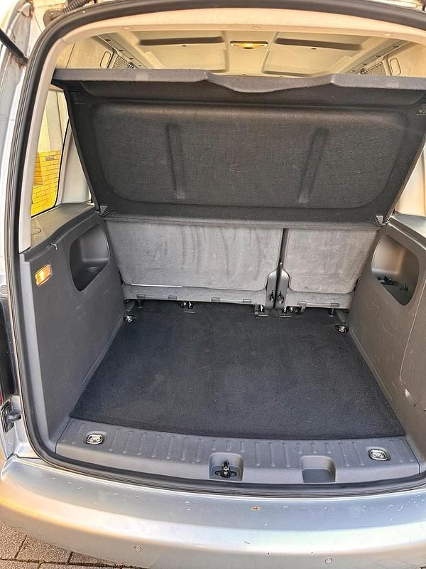 Usata VW Caddy 105 CV (77 kW) 2012 Argento Monovolume