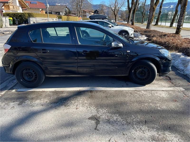 Gebraucht Opel Astra 105 PS (77 kW) 2005 Schwarz Limousine