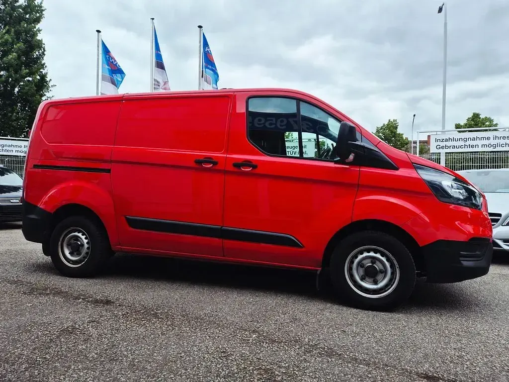 Gebraucht Ford Transit Custom 105 PS (77 kW) 2020 Rot Van
