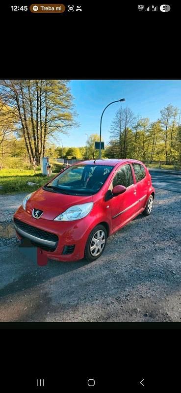 Rot Gebraucht 2009 Peugeot 107 Kleinwagen | 1.450 € (Guter Preis) - Bild 1/4