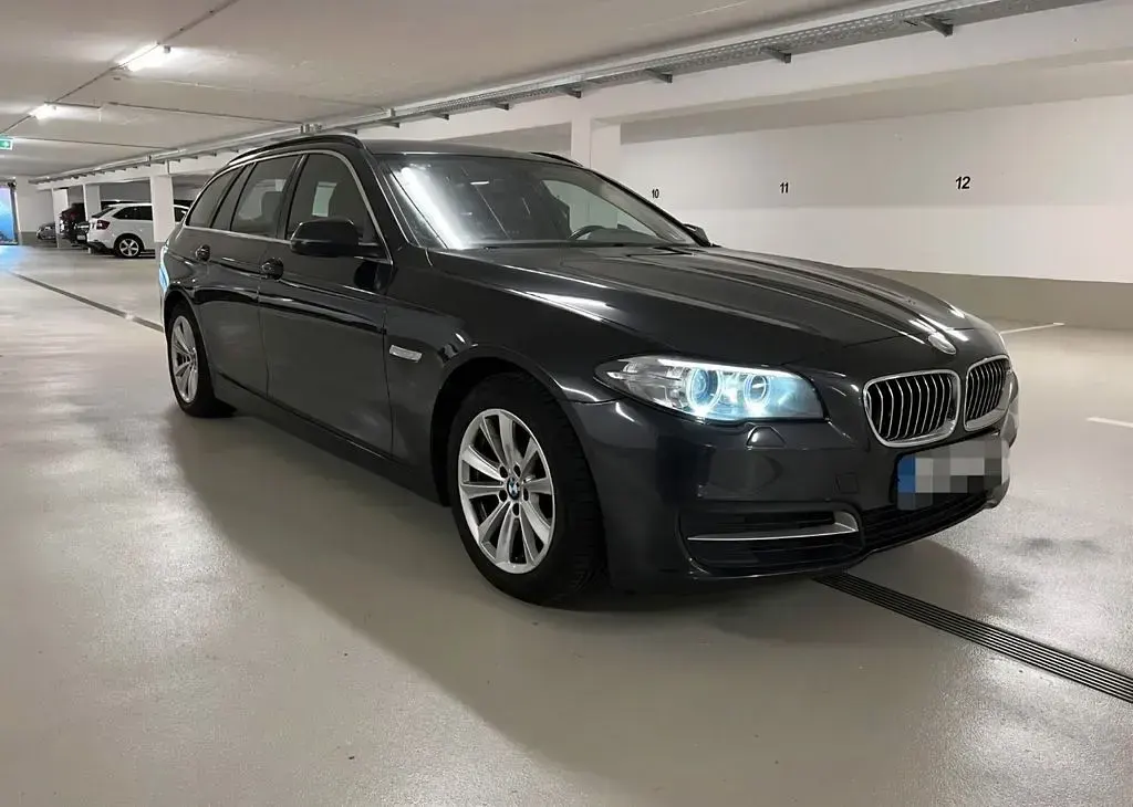 Gebraucht BMW 518 Luxury Line 150 PS (110 kW) 2016 Grau Kombi