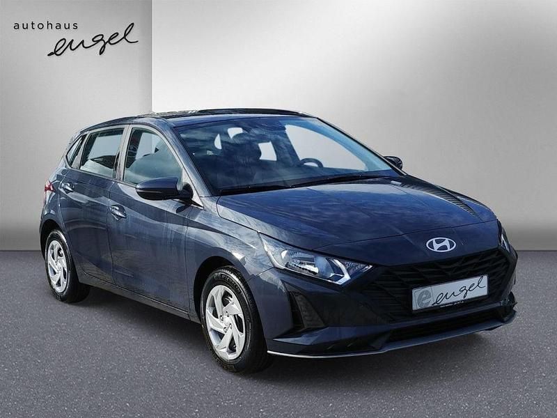 Neu Hyundai i20 Select 79 PS (58 kW) 2025 Grau Limousine