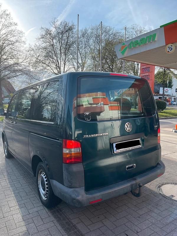 Second-hand VW Transporter 131 CP (96 kW) 2006 Verde Van