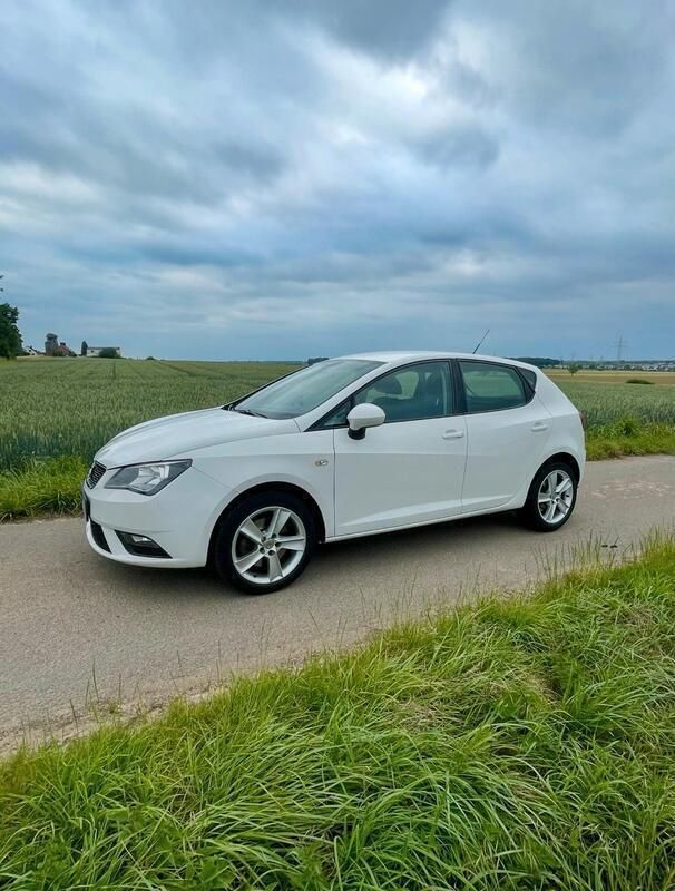 Weiß Gebraucht 2013 Seat Ibiza Style Kleinwagen | 5.150 € (Etwas zu teuer) - Bild 1/4