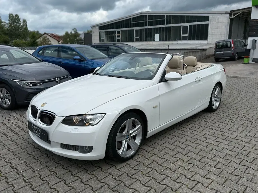 Gebraucht BMW 335 Cabriolet 305 PS (224 kW) 2008 Weiß Cabrio