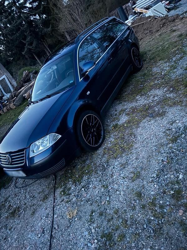 Gebraucht VW Passat 131 PS (96 kW) 2004 Blau Kombi