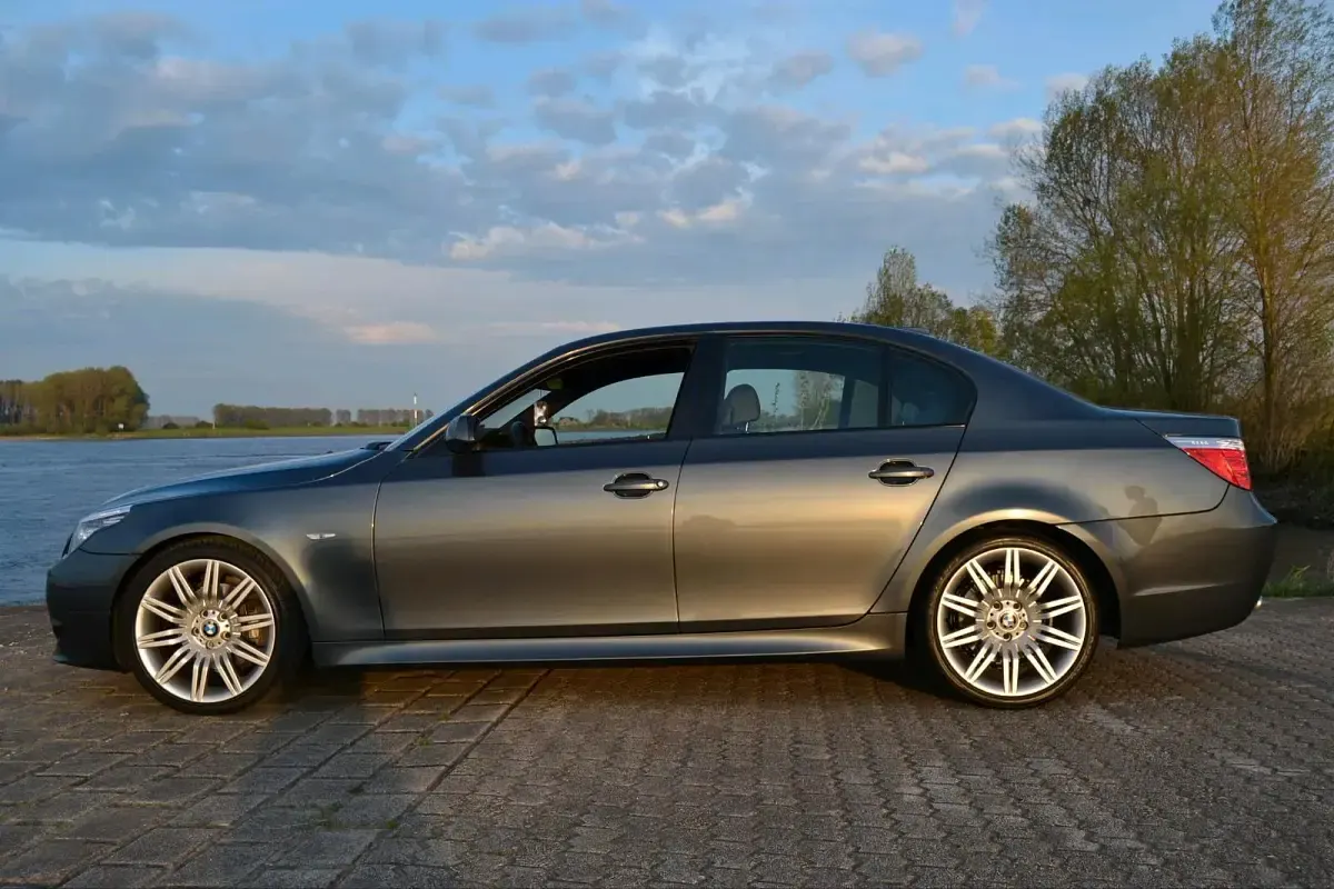 Gebraucht BMW 530 Performance 235 PS (172 kW) 2007 Grau Limousine