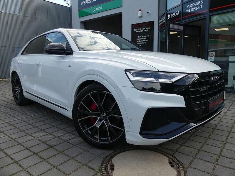Gletscherweiß metallic (metallic) Gebraucht 2023 Audi Q8 Competition SUV | 67.800 € - Bild 1/4