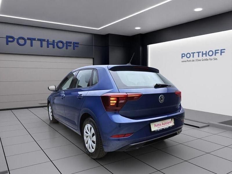 Gebraucht VW Polo Life 95 PS (69 kW) 2023 Blau Limousine