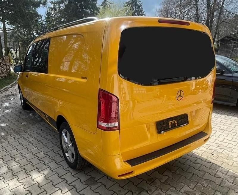 Gebraucht Mercedes Vito 237 PS (174 kW) 2022 Gelb Van