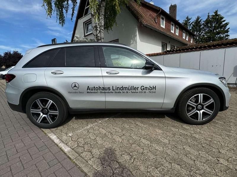 Gebraucht Mercedes GLC220 194 PS (142 kW) 2020 Iridiumsilber metallic SUV