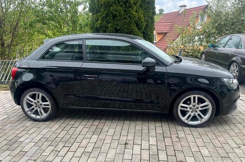 Gebraucht Audi A1 86 PS (63 kW) 2012 Schwarz Kleinwagen