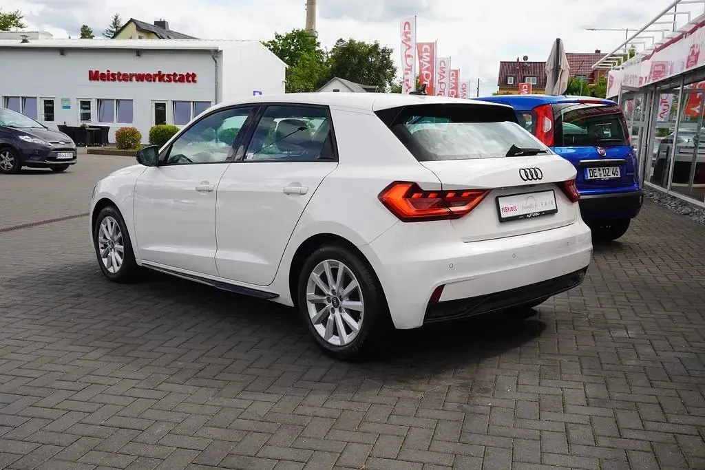Gebraucht Audi A1 Sportback Advanced 95 PS (69 kW) 2022 Weiss Kleinwagen