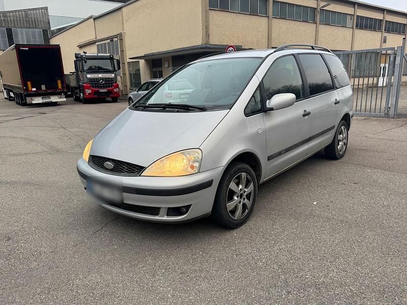Silber Gebraucht 2004 Ford Galaxy Van / Kleinbus | 1.110 € (Superpreis) - Bild 1/4