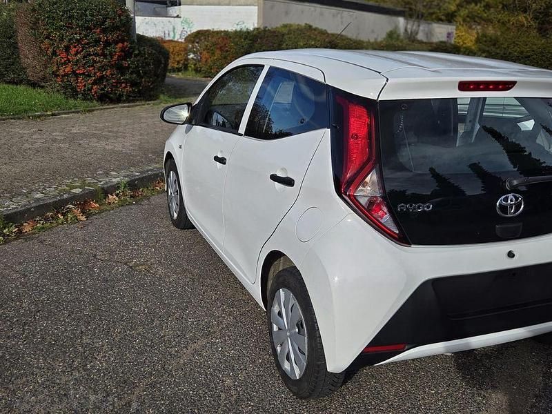 Gebraucht Toyota Aygo Business Edition 72 PS (52 kW) 2021 Weiß Kleinwagen