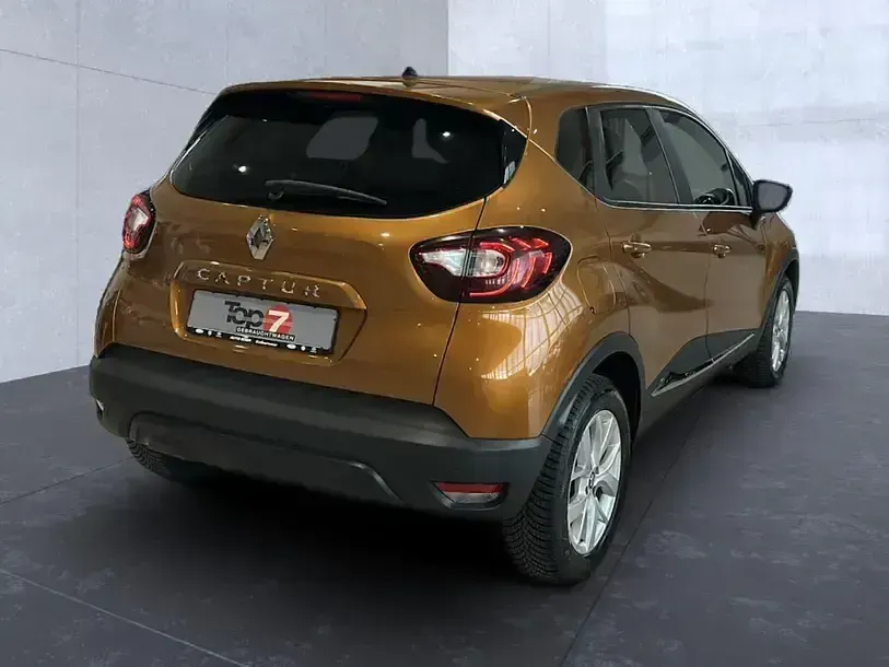 Gebraucht Renault Captur LIMITED 131 PS (96 kW) 2019 Atacamabeige (metallic) SUV