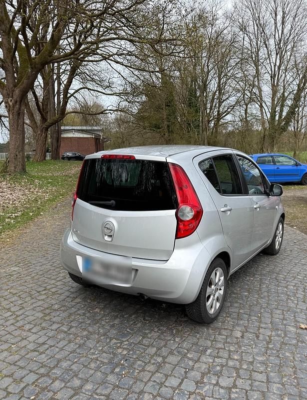 Gebraucht Opel Agila 65 PS (47 kW) 2008 Silber Kleinwagen