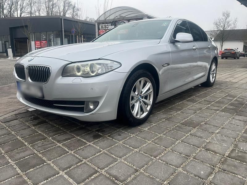 Gebraucht BMW 530 245 PS (180 kW) 2010 Silber Limousine