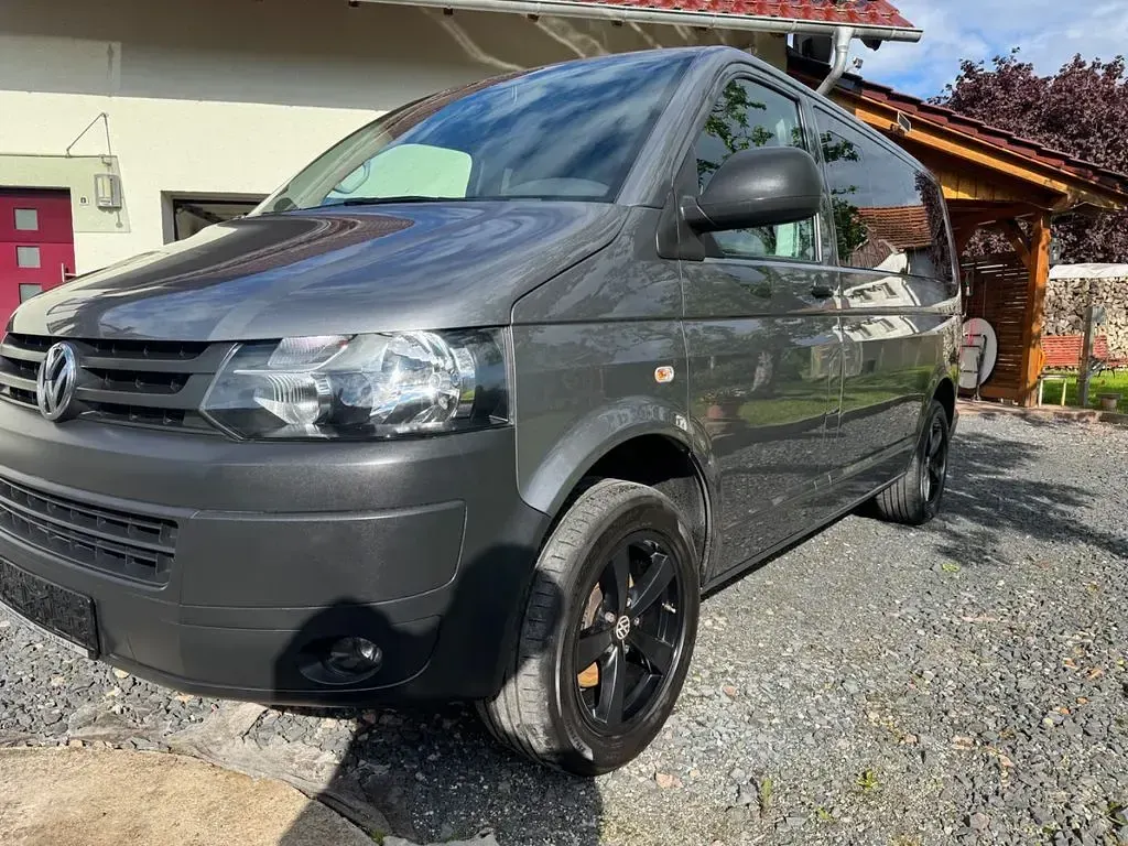 Gebraucht VW T5 140 PS (102 kW) 2014 Grau Van