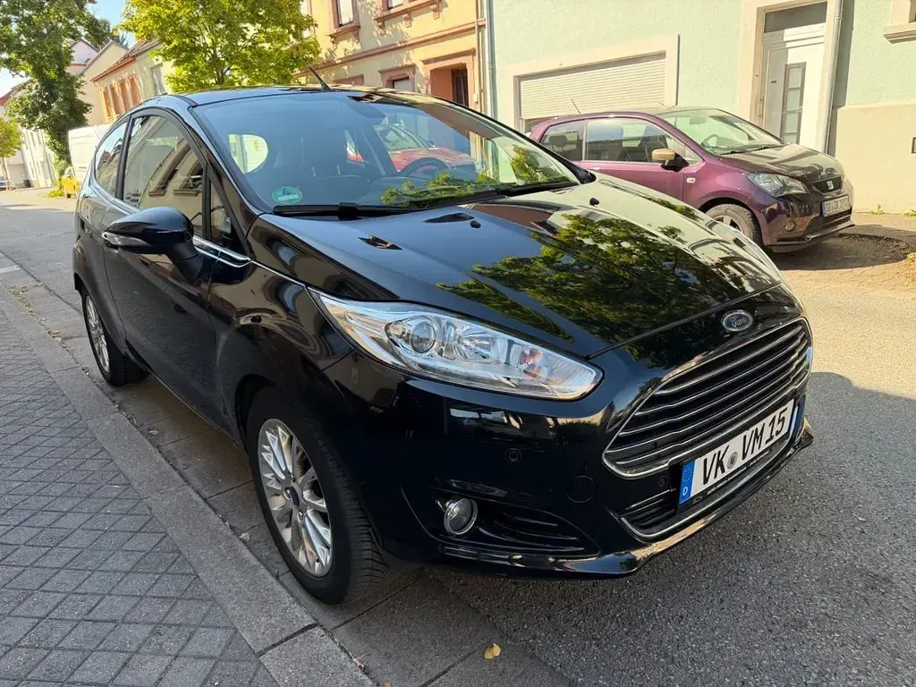 Gebraucht Ford Fiesta Individual 125 PS (91 kW) 2013 Schwarz Kleinwagen