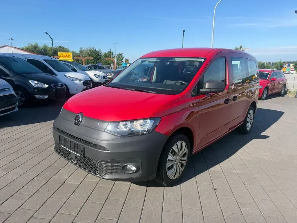 Gebraucht VW Caddy Basis 122 PS (89 kW) 2022 Rot Van / Kleinbus