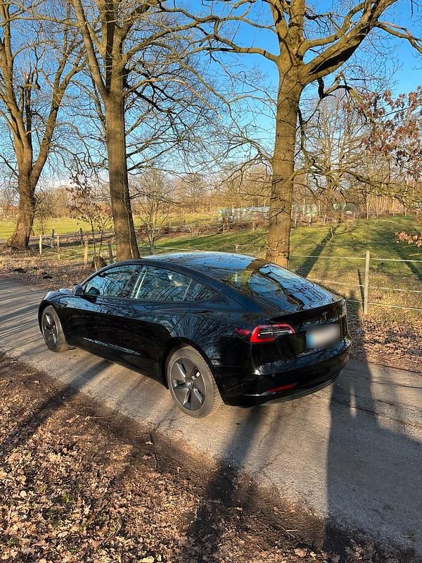 Gebraucht Tesla Model 3 Standard Range 264 kW (360 PS) 2022 Schwarz Limousine