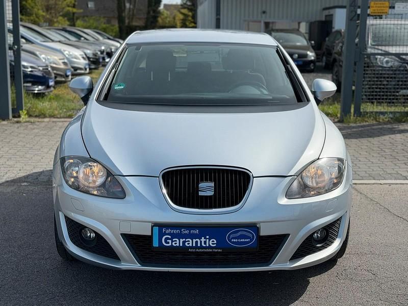 Usata Seat Leon Style 105 CV (77 kW) 2011 Argento Utilitaria