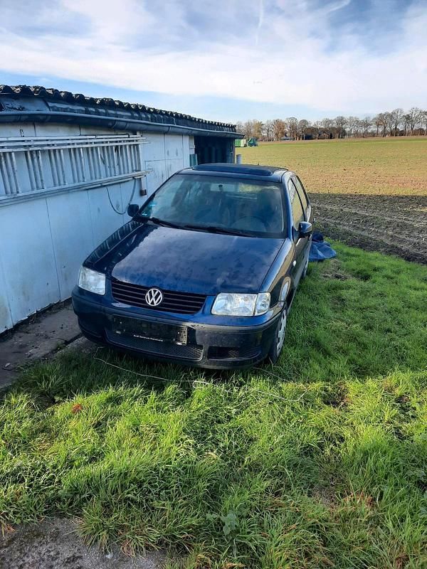 Blau Gebraucht 2001 VW Polo Kleinwagen | 300 € (Superpreis) - Bild 1/4