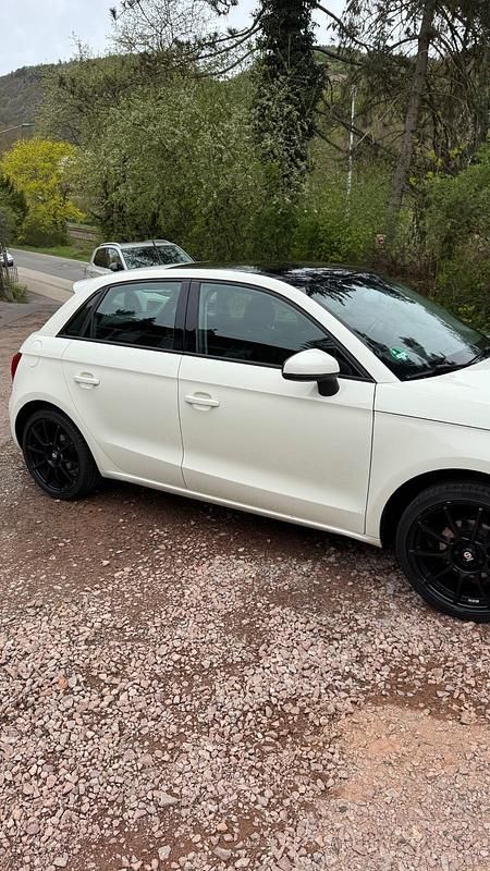 Second-hand Audi A1 Attraction 86 CP (63 kW) 2012 Alb Hatchback
