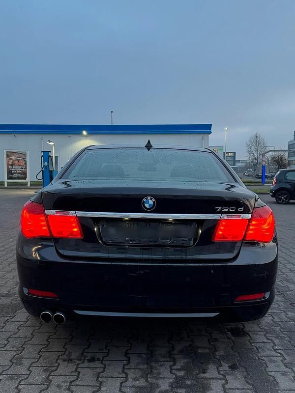 Gebraucht BMW 730L 245 PS (180 kW) 2012 Schwarz Limousine