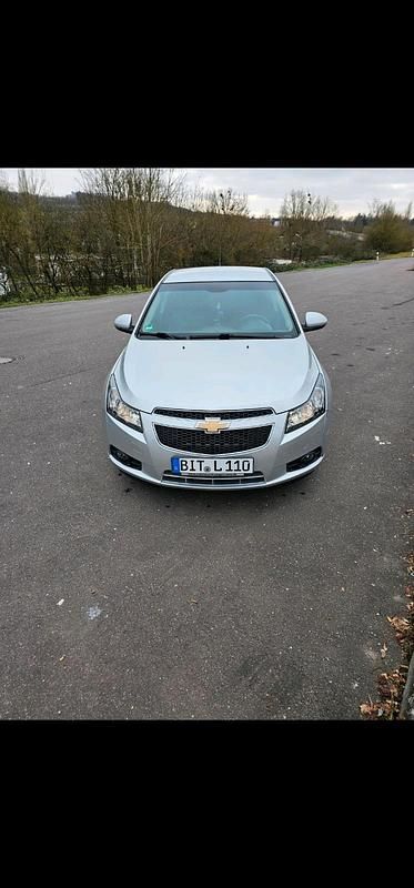 Gebraucht Chevrolet Cruze 150 PS (110 kW) 2012 Silber Limousine