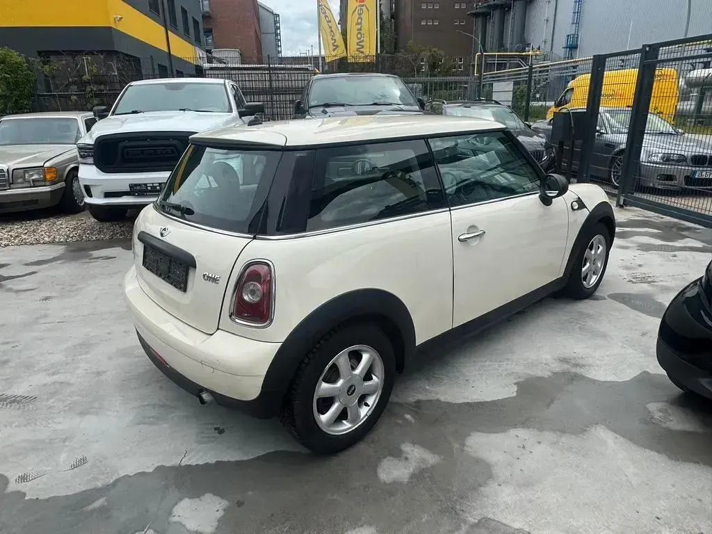 Gebraucht Mini ONE 75 PS (55 kW) 2009 Weiß Kleinwagen