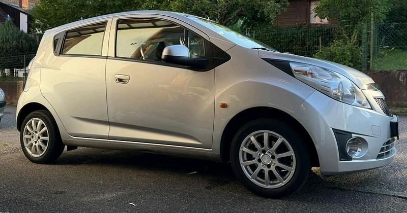 Silber Gebraucht 2011 Chevrolet Spark Kleinwagen | 2.200 € (Fairer Preis) - Bild 1/4