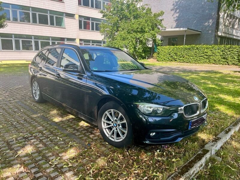 Schwarz Gebraucht 2017 BMW 316 Advantage Kombi | 11.800 € (Guter Preis) - Bild 1/4