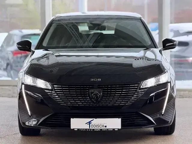 Gebraucht Peugeot 308 Allure 131 PS (96 kW) 2022 Schwarz Limousine