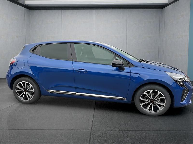 Neu Renault Clio V Techno 90 PS (66 kW) 2025 Blau Kleinwagen