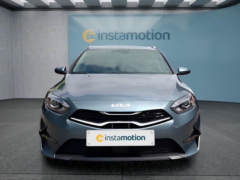 Neu Kia Ceed 140 PS (102 kW) 2025 Grau Kleinwagen
