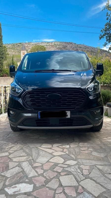 Gebraucht Ford Tourneo Active 131 PS (96 kW) 2022 Schwarz Van / Kleinbus