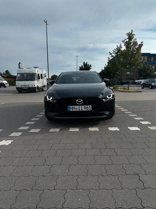 Schwarz Gebraucht 2022 Mazda 3 Selection Kleinwagen | 25.990 € (Fairer Preis) - Bild 1/4