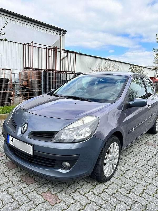 Gebraucht Renault Clio II Dynamique 111 PS (81 kW) 2007 Limousine