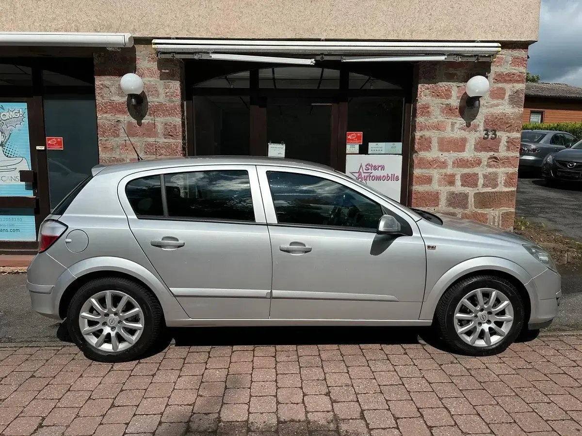 Gebraucht Opel Astra 125 PS (91 kW) 2004 Silber Limousine