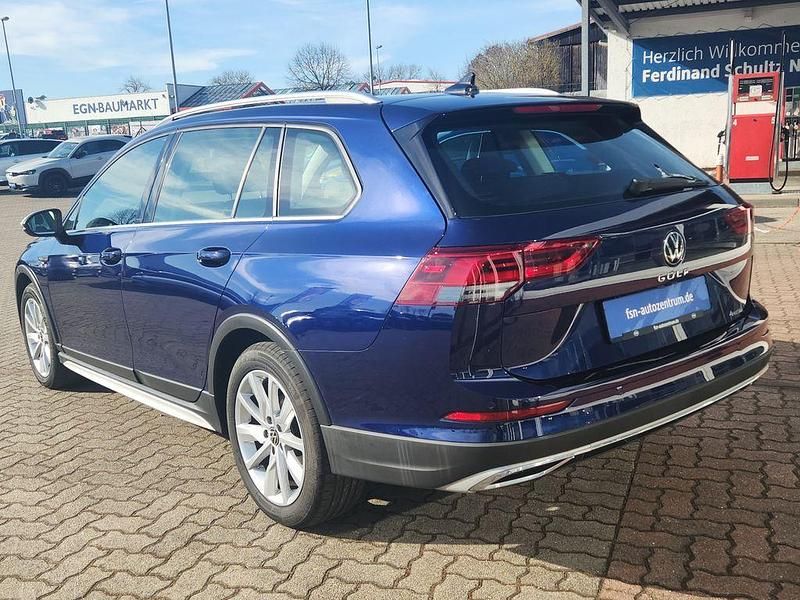 Gebraucht VW Golf Alltrack 200 PS (147 kW) 2023 Atlantik blue metallic Kombi